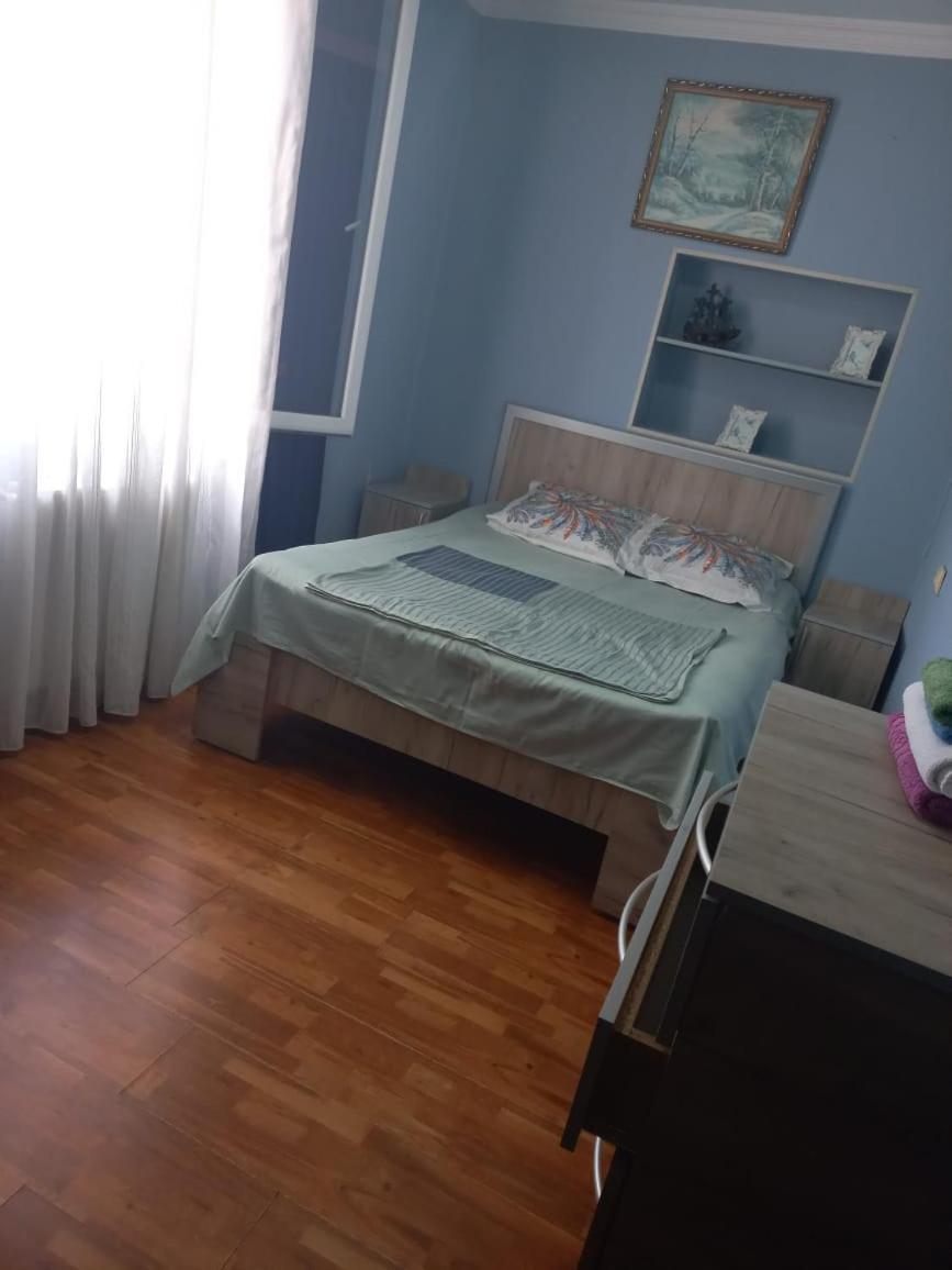 Квартира У Старого Бульвара Батуми Екстериор снимка